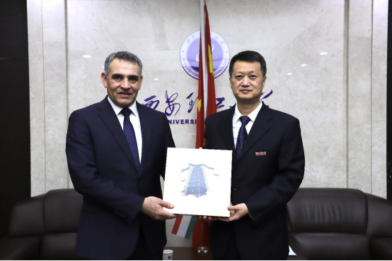 塔吉克技术大学副校长一行来访英国威廉